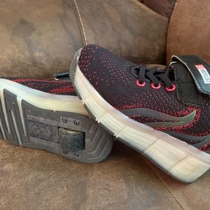 Kids heelies size 1
